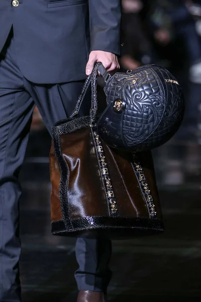 Look 23